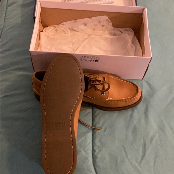 Shoes - Picture 2 of 3